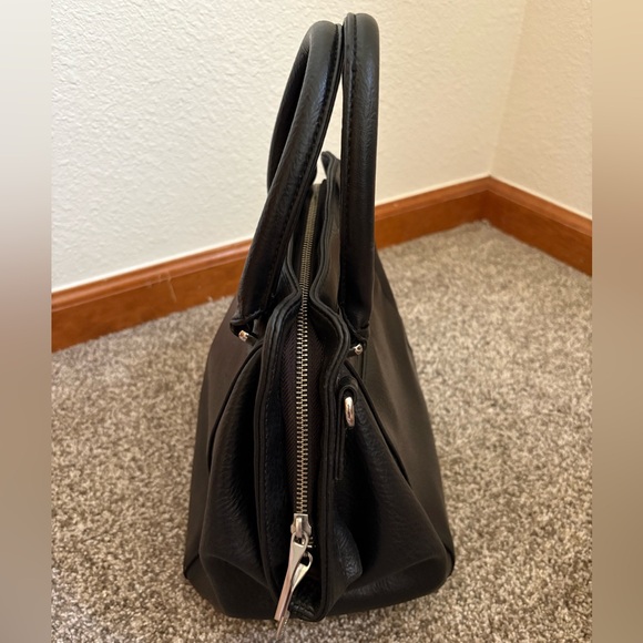 Matt & Nat Sheenan Vegan Doctor Bag Dwell Leather Recycled Plastic Black Handbag - Picture 4 of 15